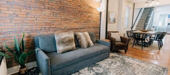 Comfy renovated townhome - heart of Downtown Lancaster