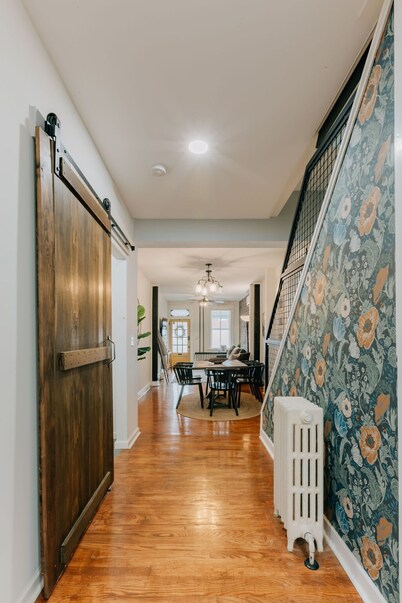 Comfy renovated townhome - heart of Downtown Lancaster