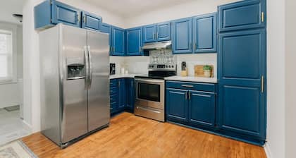 Comfy renovated townhome - heart of Downtown Lancaster
