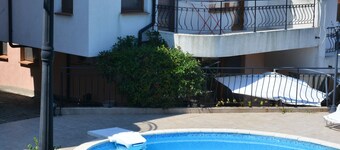 Villa Aspen Guest House