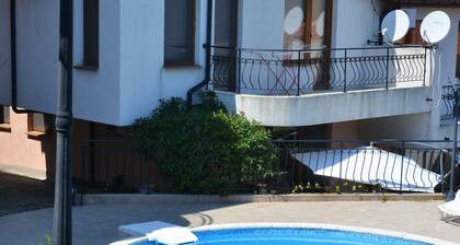 Villa Aspen Guest House