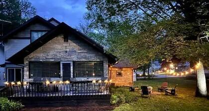 Sleeps 16 Across the Street From PM Park/Clear Lake Boats Marina