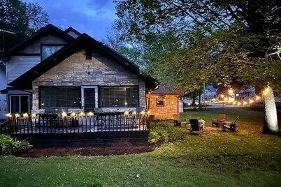 Sleeps 16 Across the Street From PM Park/Clear Lake Boats Marina