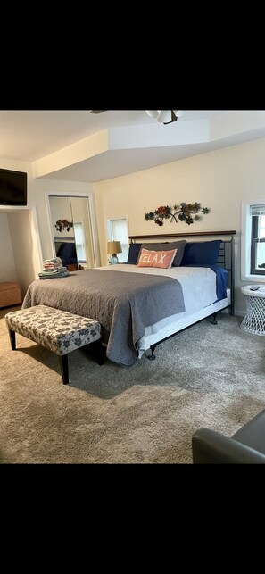 8 bedrooms, WiFi, bed sheets