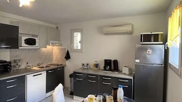 Fridge, dishwasher, toaster, highchair