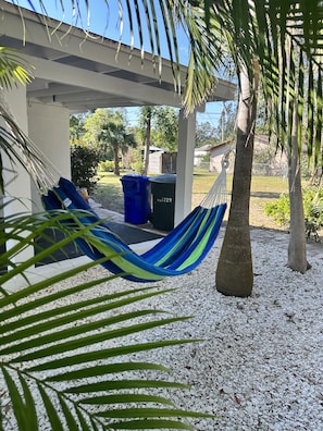 Property grounds - Twin Palm Cottage (Fort Myers)