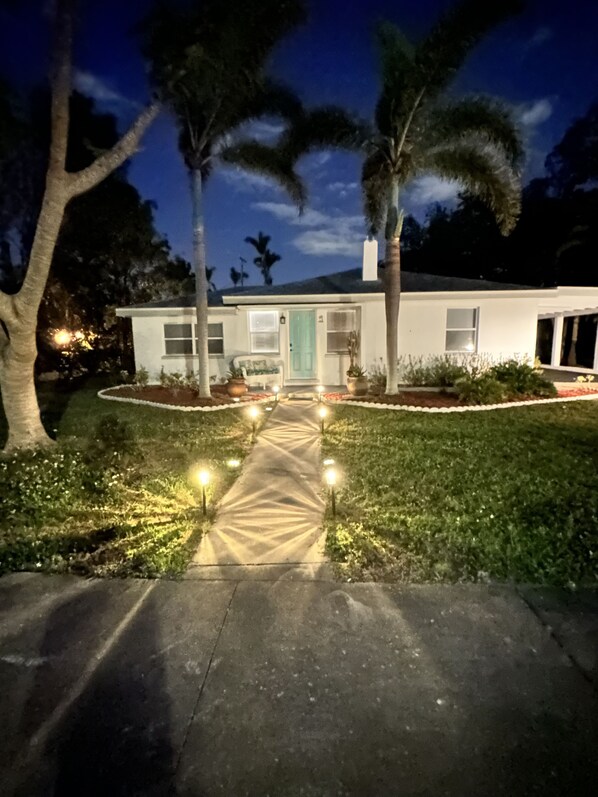 Exterior - Twin Palm Cottage (Fort Myers)