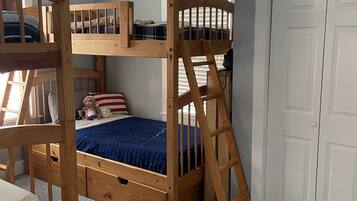 2 bedrooms, WiFi, bed sheets