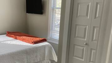 2 bedrooms, WiFi, bed sheets