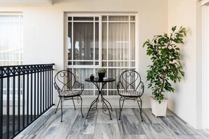 Terrace/patio - Comfort Private room with queen bed & study (Preston)