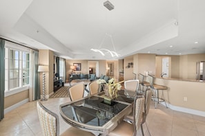 Interior - Panoramic Golf Course Views, Near Attractions (Kissimmee)