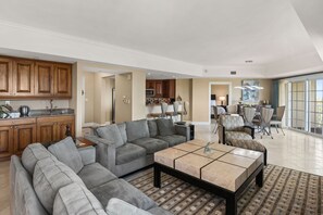 TV - Panoramic Golf Course Views, Near Attractions (Kissimmee)