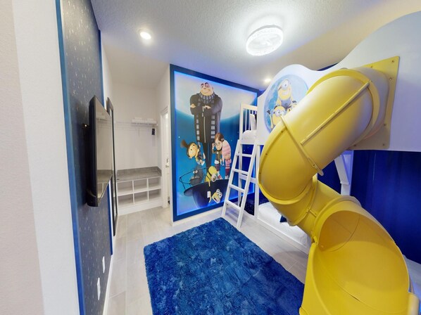 Family House, Multiple Bedrooms, Private Pool | 8 bedrooms, individually decorated, individually furnished, desk
