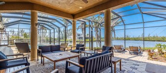 SIMPLY AMAZING - Water views, Sunsets, Pool & Spa, Bikes & Kayaks -  Villa Mangrove - Roelens