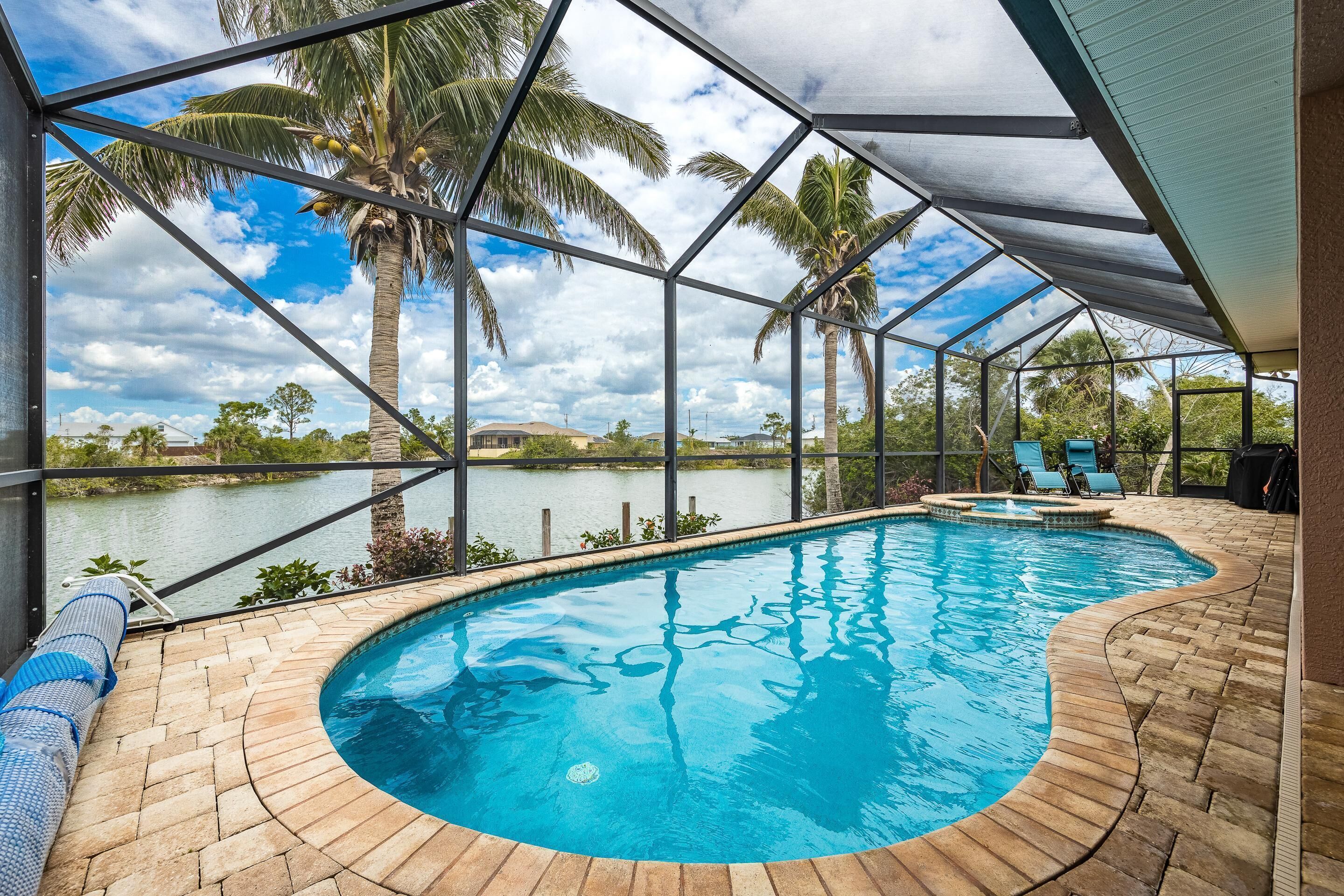 Where waters intersect and Dreams unwind! Kayak, Bikes, Heated Pool & Spa - Villa Cayman - Roelens