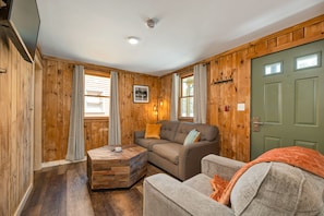 Deluxe-Bungalow | Wohnbereich | Smart-TV, Netflix, Hulu, Streaming-Dienste