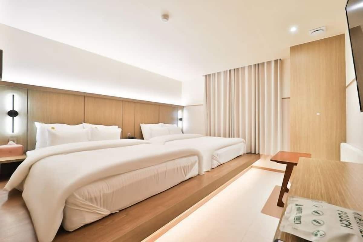 Premium bedding, individually decorated, individually furnished