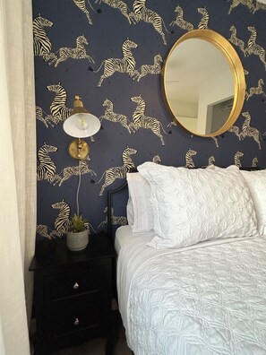 3 bedrooms, desk, iron/ironing board, travel crib