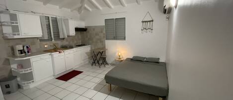 1 camera, Wi-Fi, lenzuola