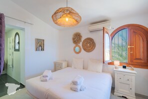 5 habitaciones, tabla de planchar con plancha y wifi gratis 