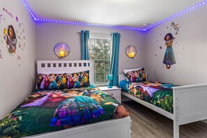 5 habitaciones, escritorio, tabla de planchar con plancha y wifi gratis