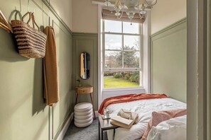 2 bedrooms, iron/ironing board, travel cot, WiFi