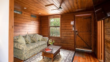 Deluxe Cottage | Living room | Smart TV, printers
