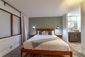 2 bedrooms, iron/ironing board, free WiFi, bed sheets - Remodeled home near Eagle Lodge – Jacuzzi, Wi-Fi, Parking (Mammoth Lakes)