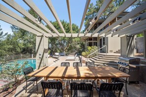 Outdoor dining - Titan: Theater, Heated Pool, Gym, Billiards (Santa Rosa)