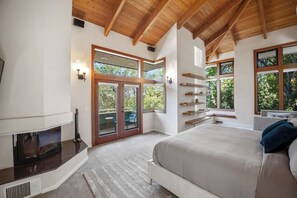 5 bedrooms, desk, iron/ironing board, travel cot - Titan: Theater, Heated Pool, Gym, Billiards (Santa Rosa)