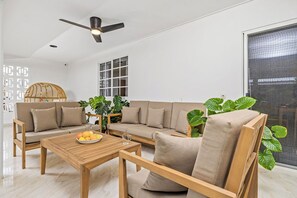 Interior - NEW 4BR3BA Villa near Eagle Beach w/ Private Pool (Oranjestad)