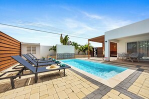 Pool - NEW 4BR3BA Villa near Eagle Beach w/ Private Pool (Oranjestad)