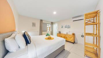 4 habitaciones, tabla de planchar con plancha, wifi y ropa de cama