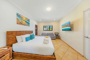 4 habitaciones, tabla de planchar con plancha, wifi y ropa de cama 