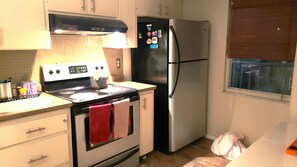 Private kitchen - Sunshine 2-bedroom apartment 5 mile from Siesta Beach (Sarasota)