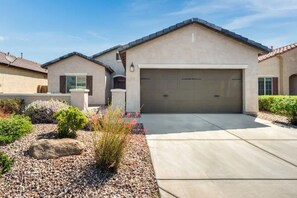 Exterior - Amazing outdoor space! 5 minute walk to park with paved trails. (Florence)