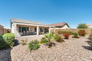 Exterior - Amazing outdoor space! 5 minute walk to park with paved trails. (Florence)