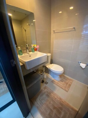 Dusche, Handtücher, Seife, Shampoo
