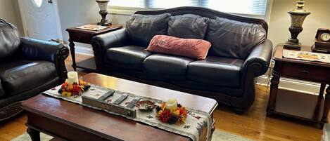 Smart TV, fireplace, DVD player, books