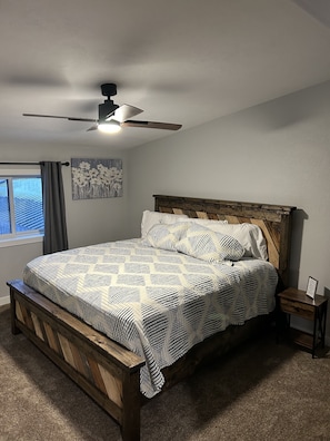 3 Schlafzimmer, Reisekinderbett, kostenloses WLAN, Bettwäsche