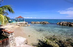 Am Strand, Liegestühle, Strandtücher