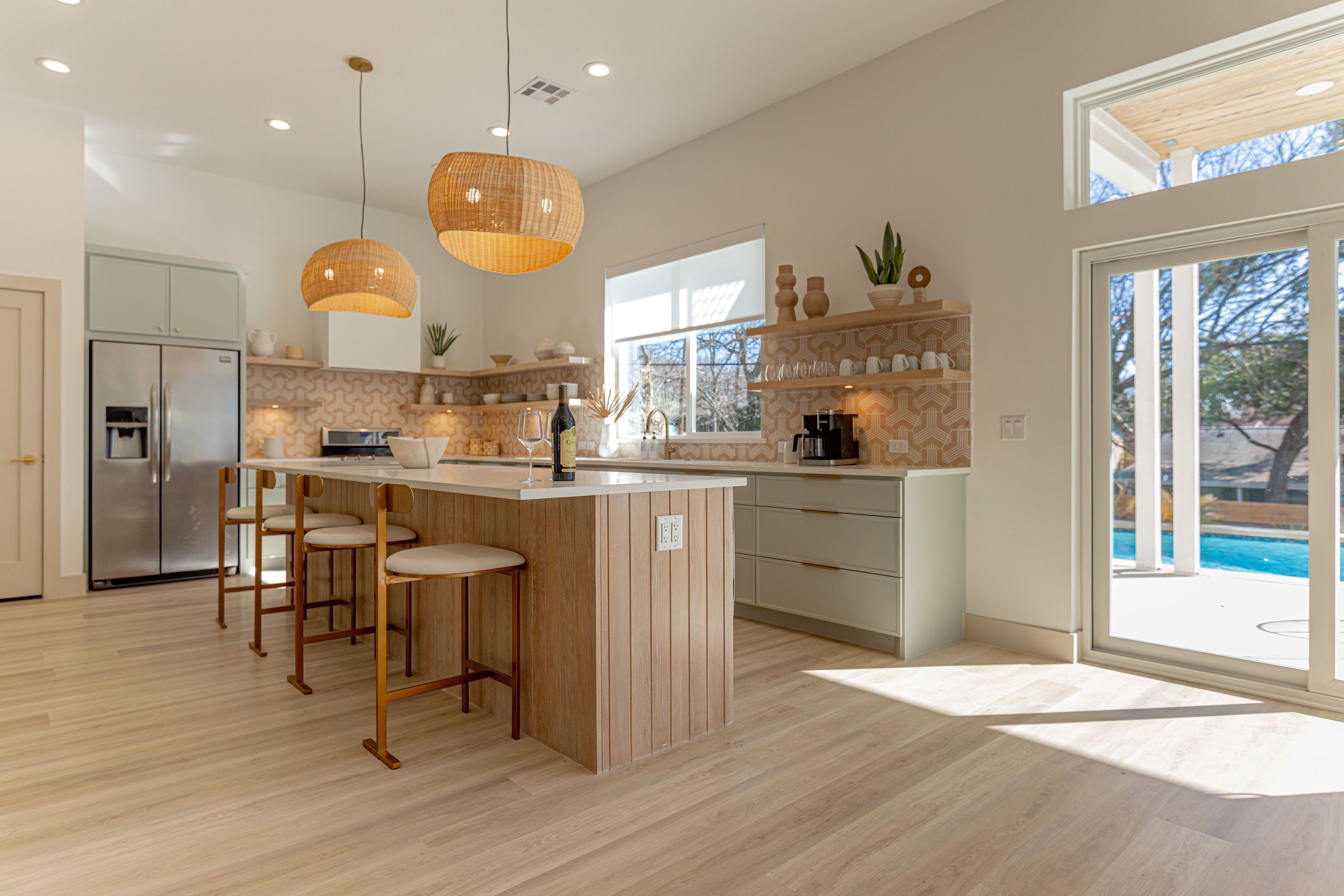 雪櫃、微波爐、焗爐、爐具