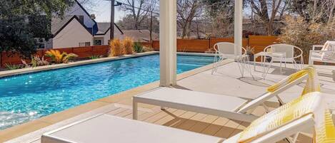 Piscine extérieure, piscine chauffée