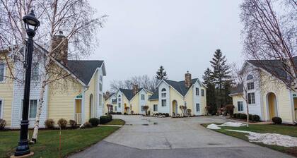 Birch Grove Cottage, Downtown Fish Creek