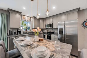 Fridge, microwave, oven, stovetop - Newly-Built Family Retreat w/ Hot Tub, Sauna, Games (East Stroudsburg)