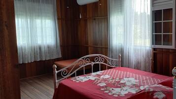 1 Schlafzimmer, Bügeleisen/Bügelbrett, kostenloses WLAN, Bettwäsche