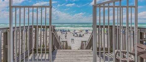 Am Strand, Liegestühle, Strandtücher
