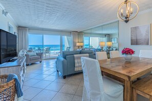 Smart TV, lettore DVD, libri