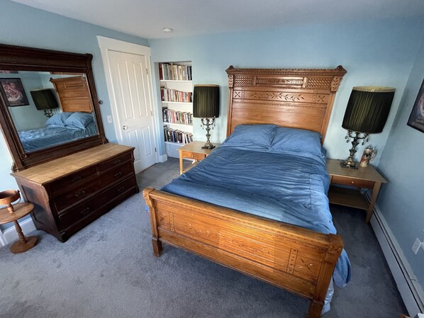3 bedrooms, desk, iron/ironing board, free WiFi