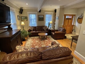 TV, DVD player, books, stereo